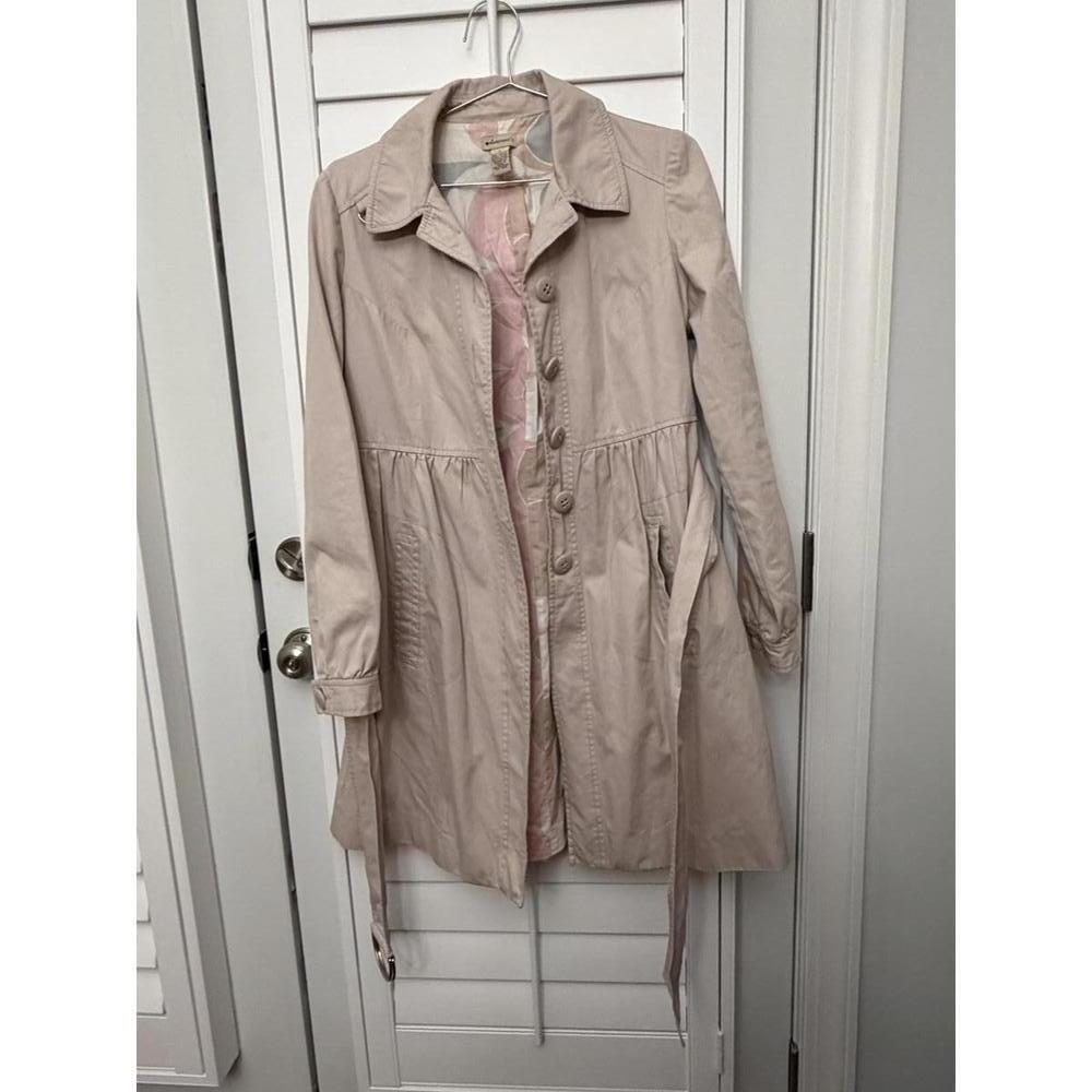 Elevenses trench coat in a dusty rose color with a floral lining size 6